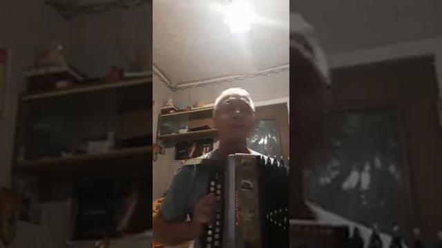 Песня под гармонь ( Есть красивая одна девушка на земле) смотреть онлайн