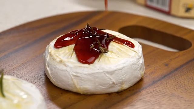 Камамбер с мёдом & джемом смотреть онлайн