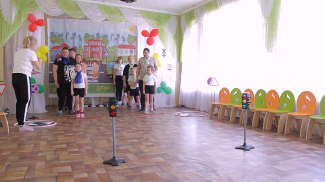 Спортивно-игровая программа для детей и родителей "Путешествие в страну дорожных знаков" смотреть онлайн