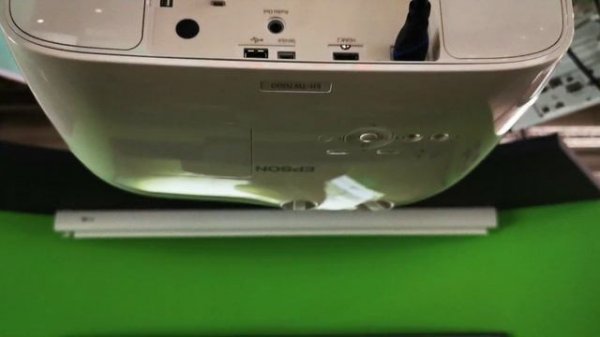 Epson EH-TW7000 LCD video projector