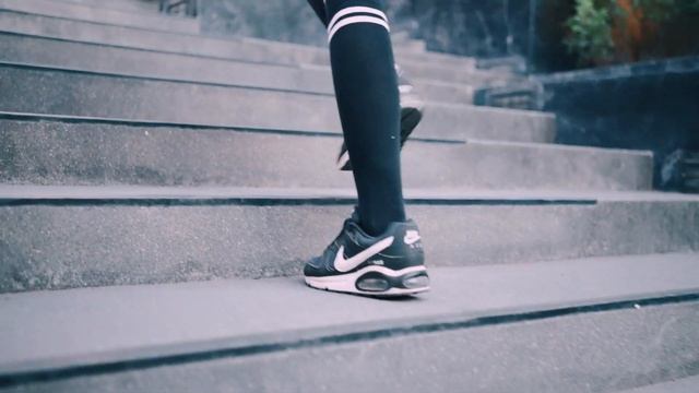 Groovy Girl | Sony FX3 | Portrait Video | by PaoPTF смотреть онлайн