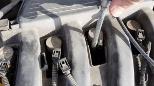 Замена свечей Лада Ларгус. Двигатель от рено 16 клапанов.