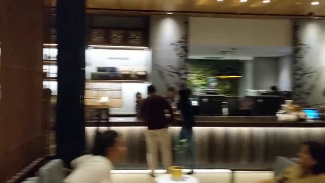 Starbucks Reserve Bali - кофейня премиум класса, которой не существовало на Бали смотреть онлайн