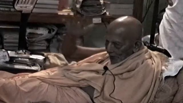 Srila Bhakti Pramoda Puri Gosvami Maharaja, Oct 13 - 14 1996 Darshans, Initiations, Mayapura смотреть онлайн