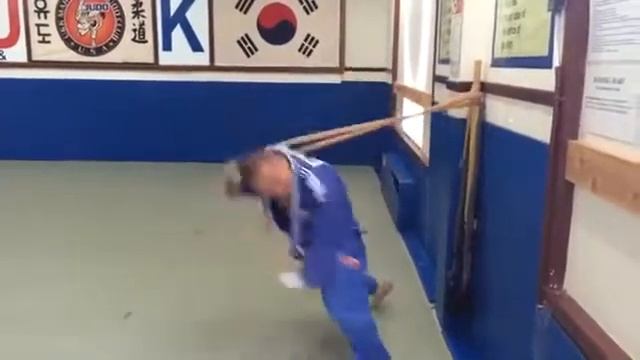 Judo Ippon Seoi Nage Rubber Band Work (업어치기) смотреть онлайн