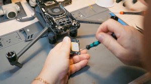 DJI mavic 3: разборка квадрокоптера с комментариями от SkyLab