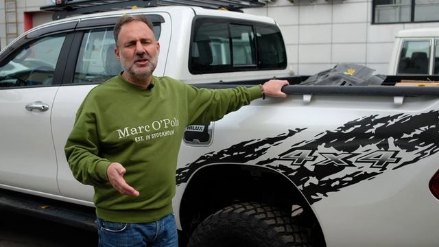 Тойота Хайлюкс самый надежный и популярный пикап 4х4. И бак на 140 литров для него