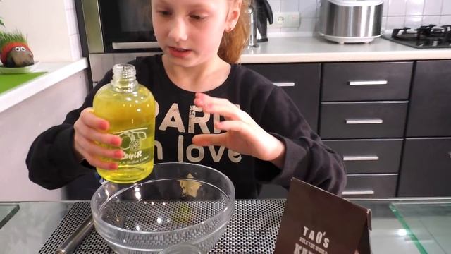 Мыло из Нутеллы | Как сделать мыло из Нутеллы | Лиза Любарская | Жучок | DIY смотреть онлайн