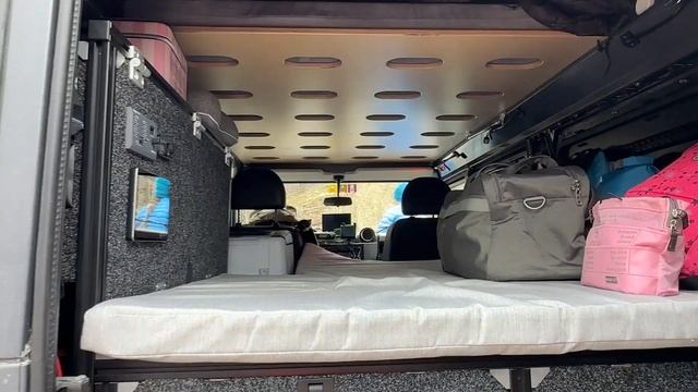 3 DAYS 100% OFFGRID with our Land Rover Defender camper (family 4x4 overland) смотреть онлайн