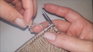 КРАСИВЫЕ прибавки в реглане  сверху. Вязание спицами.