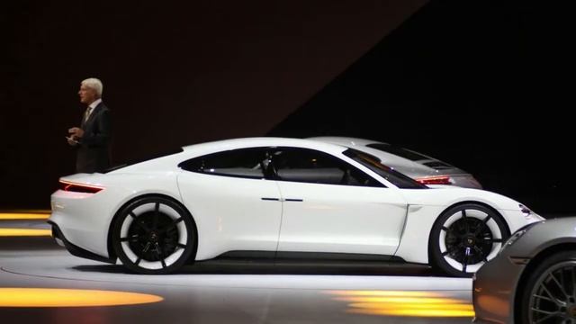 Wow!!! Porsche outlines aggressive Mission E charging strategy смотреть онлайн