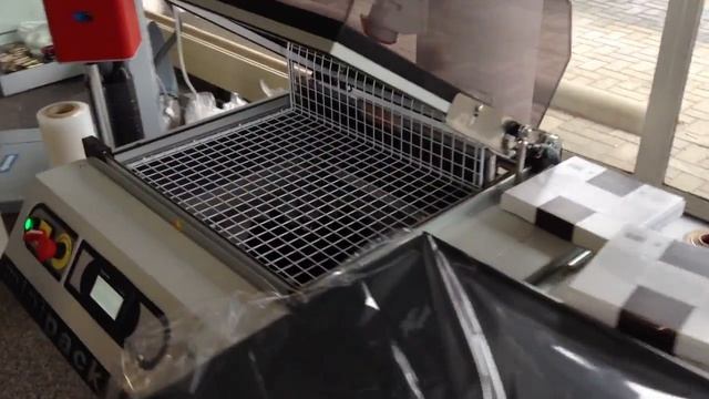 Полуавтоматическая термоусадочная машина RP 55C смотреть онлайн