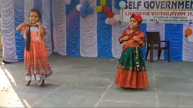 chamkeela angilesi song by kids in school || kids dancing || dasara movie song || funny dance смотреть онлайн