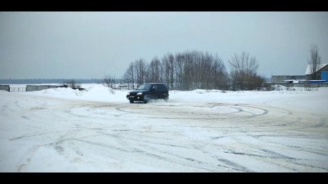 Chevrolet Niva Tried to drift a little again - Шевроле Нива Снова попробовал немного дрифтовать смотреть онлайн