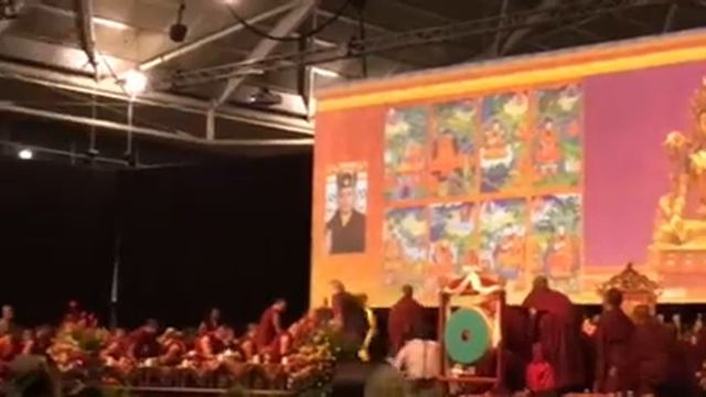 Blessing by His Holiness Karmapa Trinley Thaye Dorje 17 смотреть онлайн