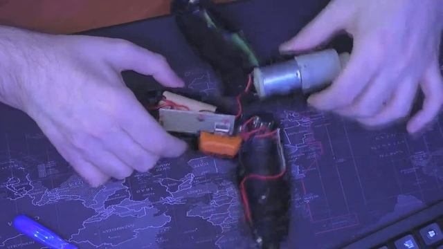 Разбираю аккумуляторную отвёртку смотреть онлайн