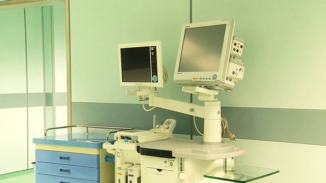 Сегодня Александр Козлов оценил готовность нового хирургического корпуса смотреть онлайн