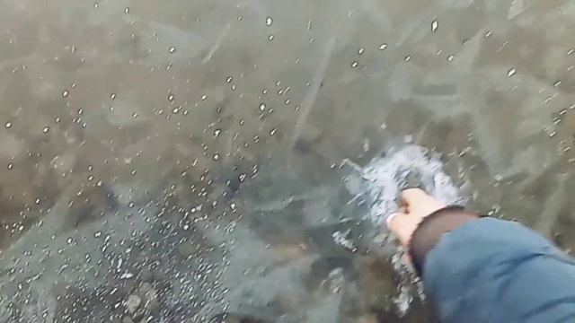 Первый лед 2021-2022 . Но пока опасный . Зимний сезон 2021-2022 . Зимняя рыбалка 2021-2022 . смотреть онлайн