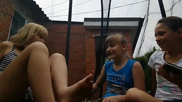 Играю с подругами в игру « Правда или Действие» смотреть онлайн