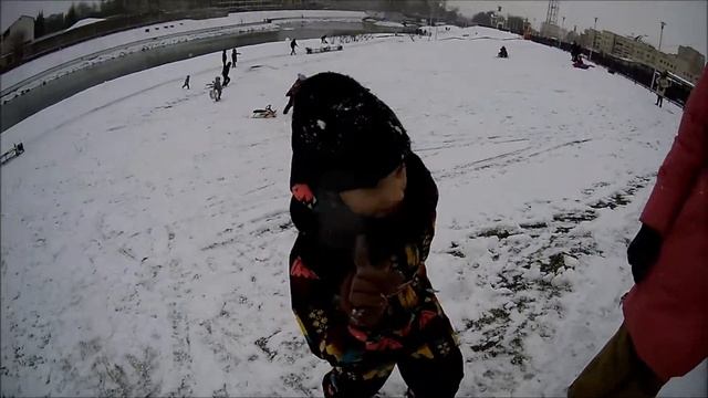 Один день правильной зимы в городе. Завтра уже все растаял. Наслаждаюсь зимой смотреть онлайн