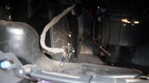 Замена салонного фильтра / Opel Astra H