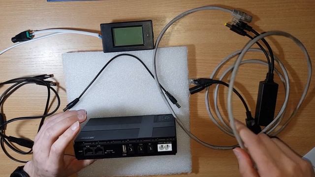 Багатофункціональний безперебійний блок живлення Mini UPS DC1018 смотреть онлайн