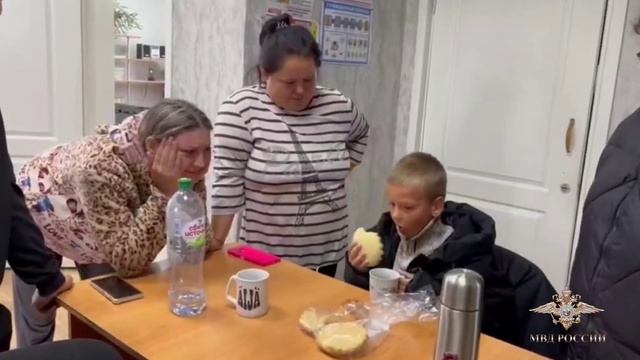 В Иркутской области почти сутки искали 6-летнего мальчика, который заблудился в лесу смотреть онлайн