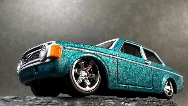 HOTWHEELS PREMIUM AUTOSTRASSE ‘73 VOLVO 142 GL ホットウィール プレミアム アウトストラッセ 73ボルボ 142 ミニカー ハイテンポ写真集 смотреть онлайн