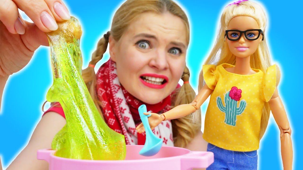 Алёна болеет? Кукла Барби лечит Алену народными средствами - Игры в доктора Барби видео для девочек смотреть онлайн
