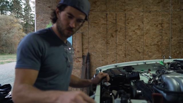 Land Cruiser Chinook runs for the FIRST TIME | Toyota motorhome 4x4 conversion fully custom build. смотреть онлайн