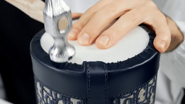 The Dior Oblique Backpack: A Story of Dior Savoir-Faire смотреть онлайн