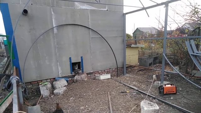 Зимний выгул для кур и другой птицы из поликарбоната своими руками 1 часть. смотреть онлайн