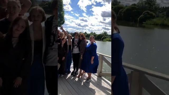 Выпускной 9 класс на территории зелёный берег в городе Лобня ведущий Владимир Калиновский смотреть онлайн