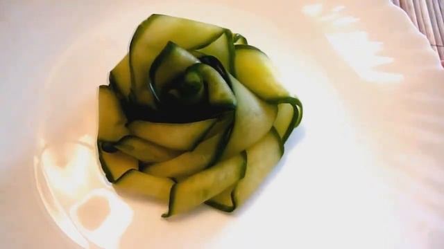 Великолепная Роза из Огурца! Украшения Тарелки! смотреть онлайн