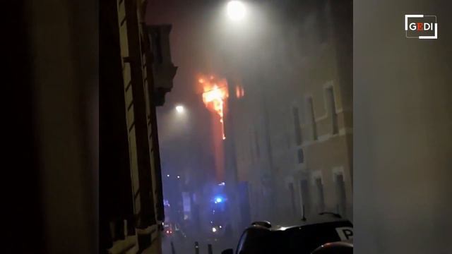 Incendio in via Arrivabene a Mantova: lo storico dell'arte Braglia ricoverato al Niguarda смотреть онлайн