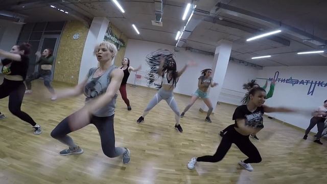 RAZOR B - BUM PON IT | FEMALE DANCEHALL BY DAHA ICE CREAM | KAZAN | PROMO VIDEO смотреть онлайн