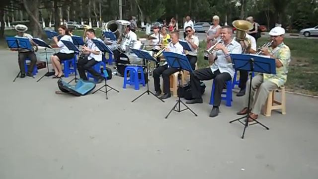 Духовой оркестр "Колорит" на Армянском базаре смотреть онлайн