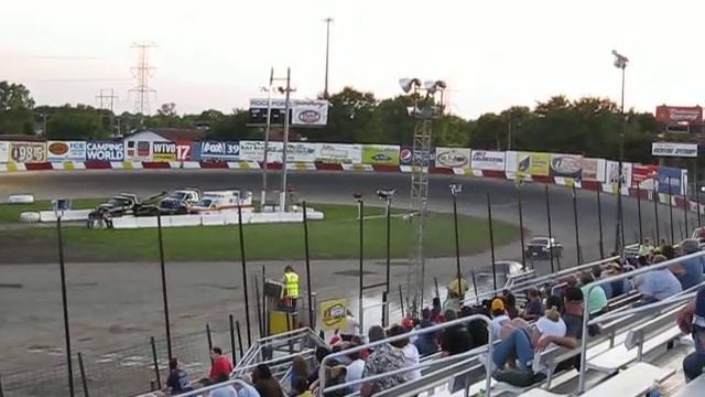 96 Dodge Neon vs. Ford Taurus SHO смотреть онлайн