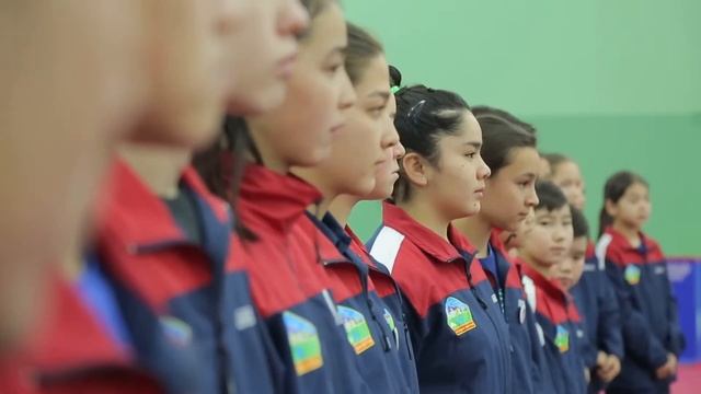 Интервью тренеров спортивного клуба по настольному теннису имени "Хван Ман Гым" смотреть онлайн
