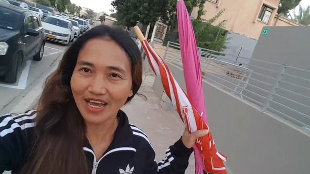 ISRAEL HOTEL HOUSEKEEPER:14th Day of Rest Day.Got Umbrella beside the sidewalk@Yad Vashem Beersheva смотреть онлайн