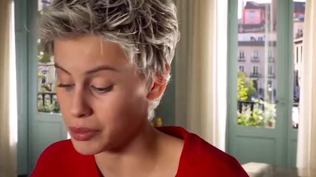 Паралельні матері 2021 смотреть онлайн