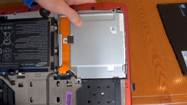 Remove CD/DVD Drive from Alienware M14x смотреть онлайн