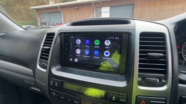 Toyota Landcruiser Pioneer stereo upgrade - Apple CarPlay - Android Auto from Phace Installations смотреть онлайн