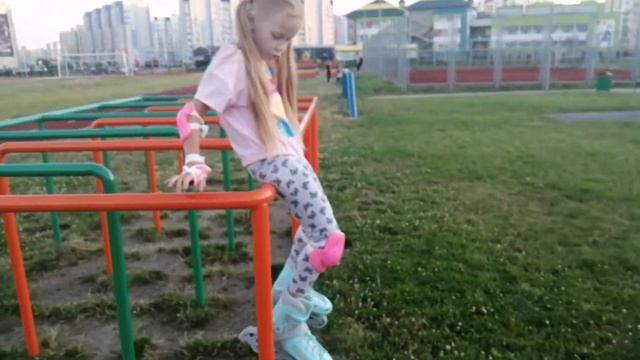 Виктория на РОЛИКАХ ПИНСК, 10 ШКОЛА смотреть онлайн