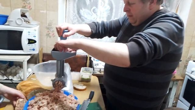Делаем мясной фарш | ПрофиКухня смотреть онлайн