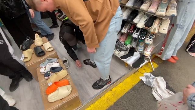 VLOG: завтрак в центре/ покупаю одежду на рынке? смотреть онлайн