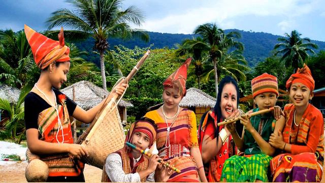 Lwiou Re Lwiou Re, Kocha Rabha Golden Jubilee song, Jyoti Prasad Swrjinang смотреть онлайн