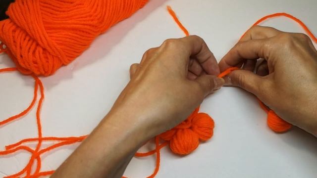 Без спиц и крючка. Цветок из остатков пряжи. Для декора сумки, наволочки... смотреть онлайн