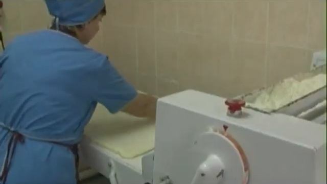 Тестораскаточная машина Ролл Авто смотреть онлайн