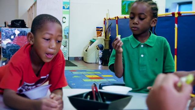 Regie's Rainbow Adventure смотреть онлайн